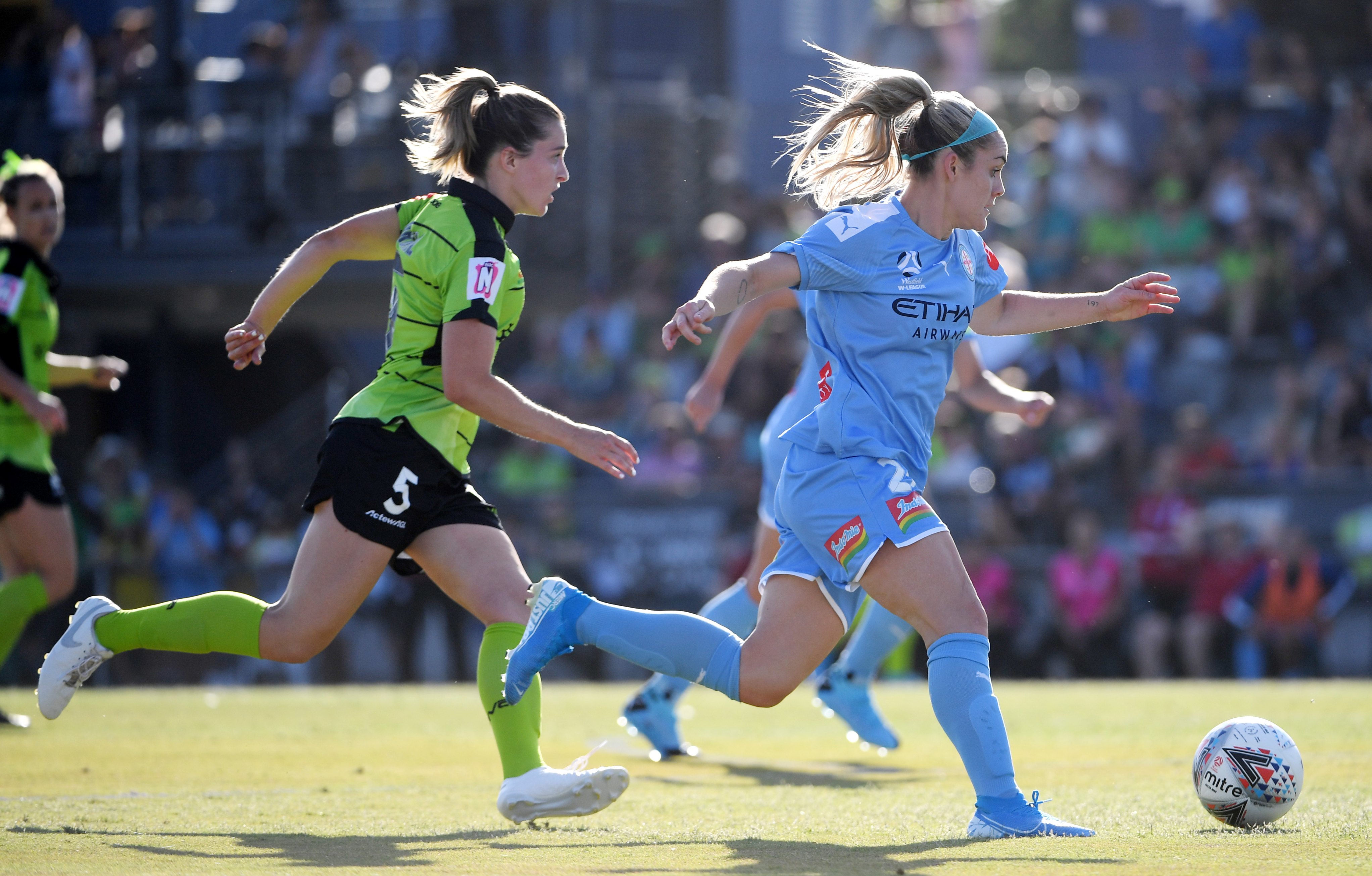 Ellie Carpenter and Karly Roestbakken