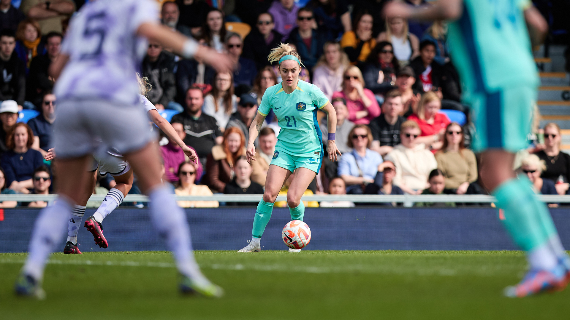 Ellie Carpenter during Australia's game against Scotland in London. (Photo: Rachel Bach/By The White Line)