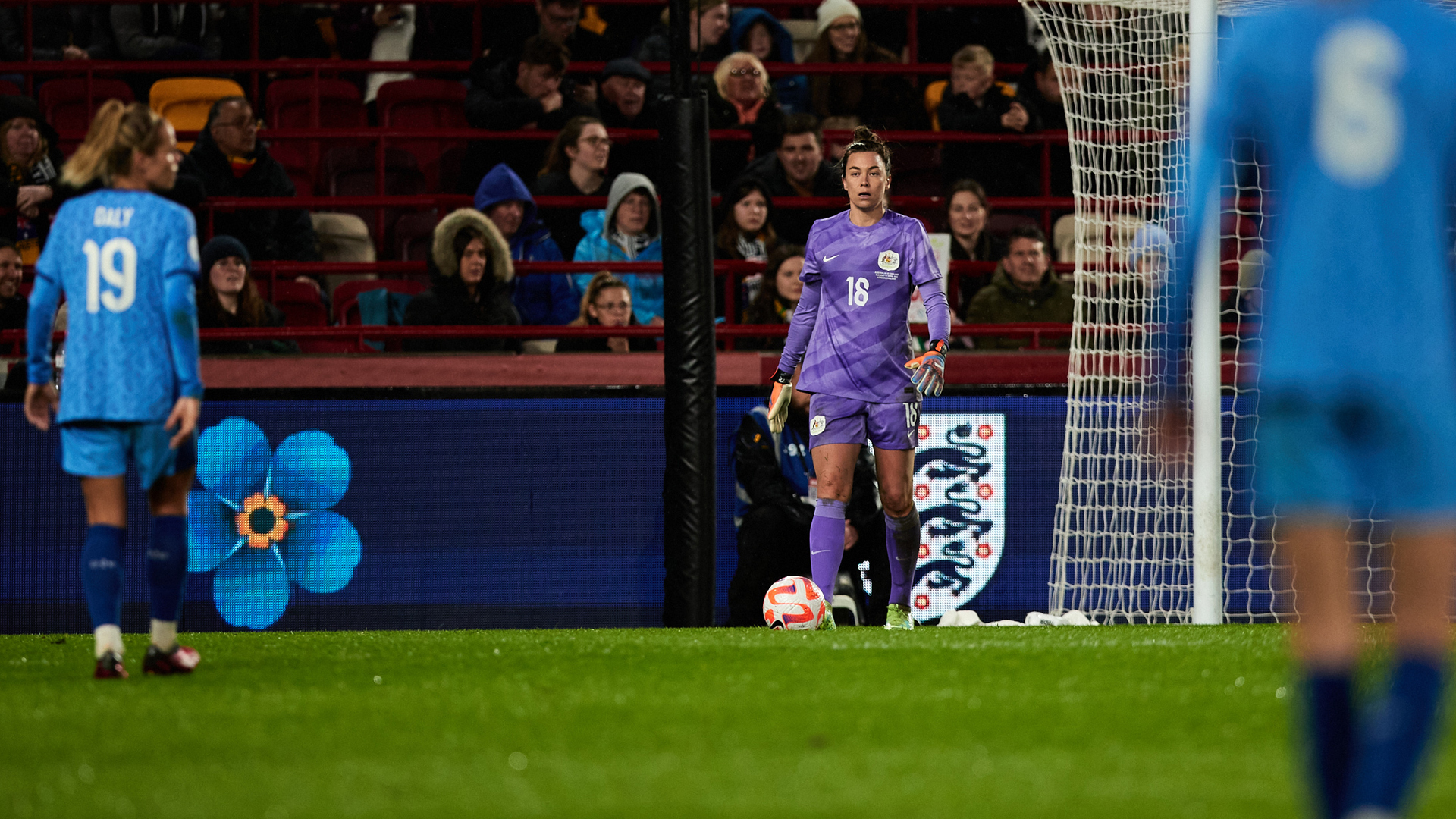 Mackenzie Arnold during Australia's game against England in London. (Photo: Rachel Bach/By The White Line)
