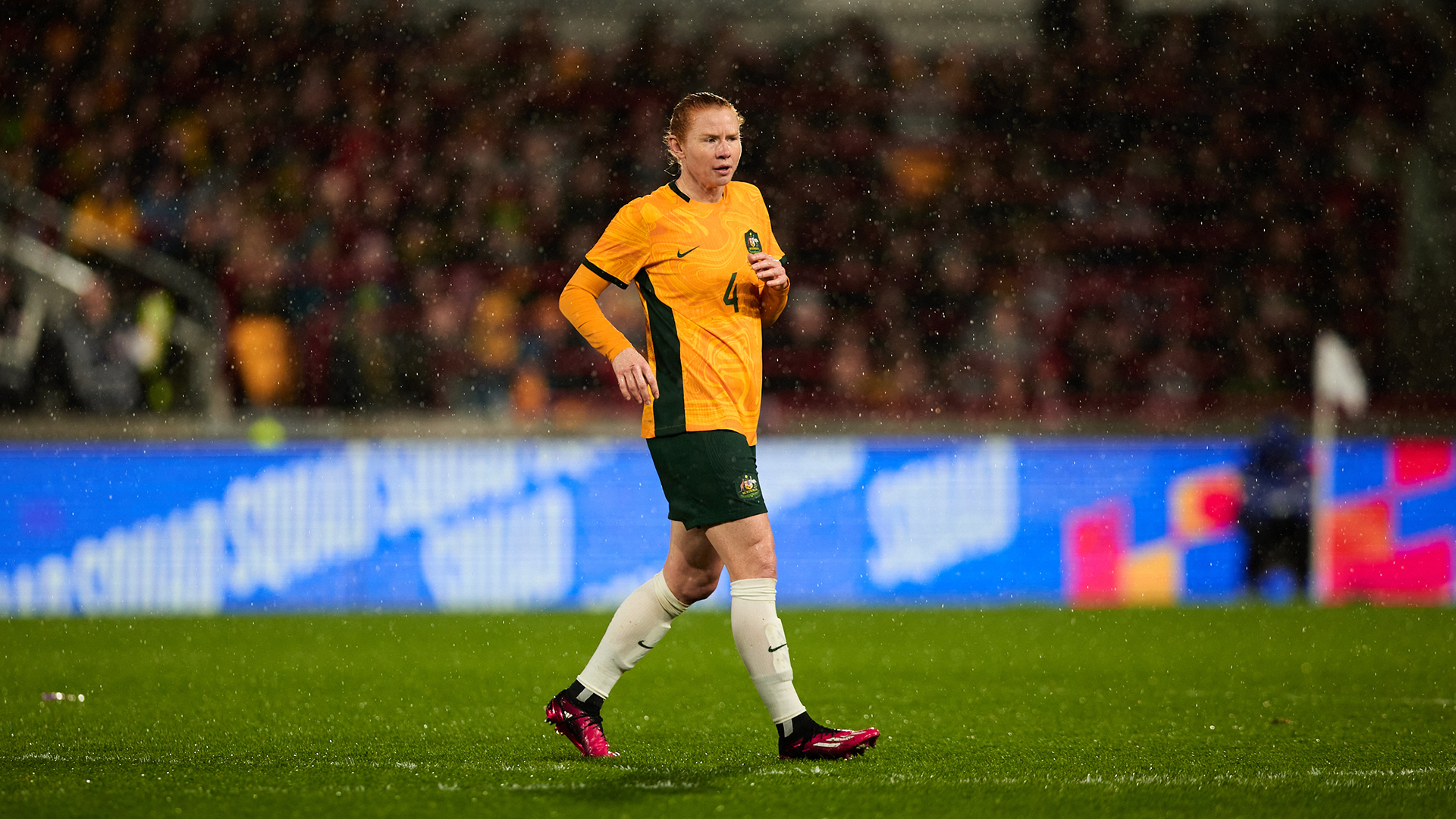 Clare Polkinghorne during Australia's game against England in London. (Photo: Rachel Bach/By The White Line)