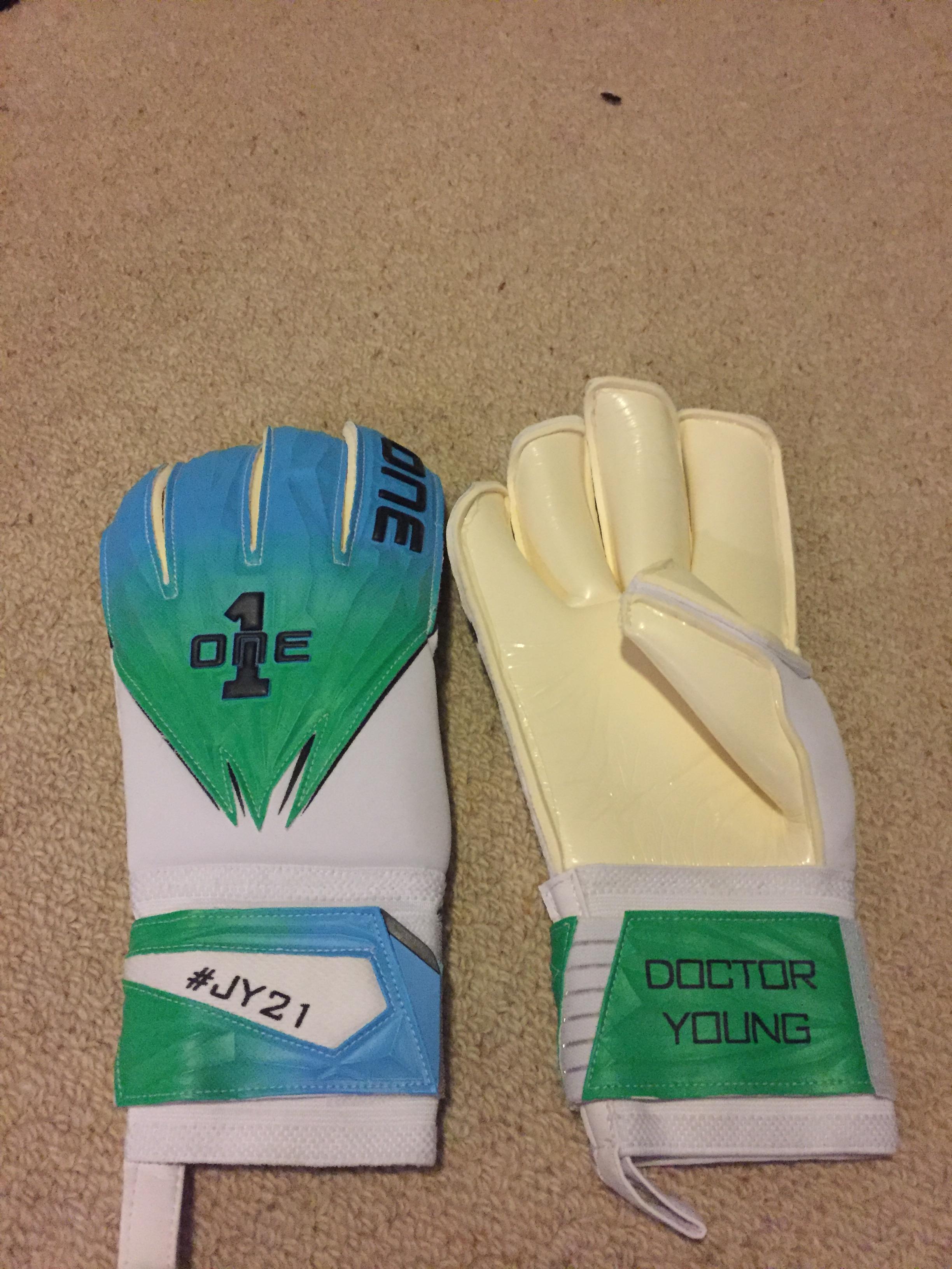 Jamie Young's gloves 