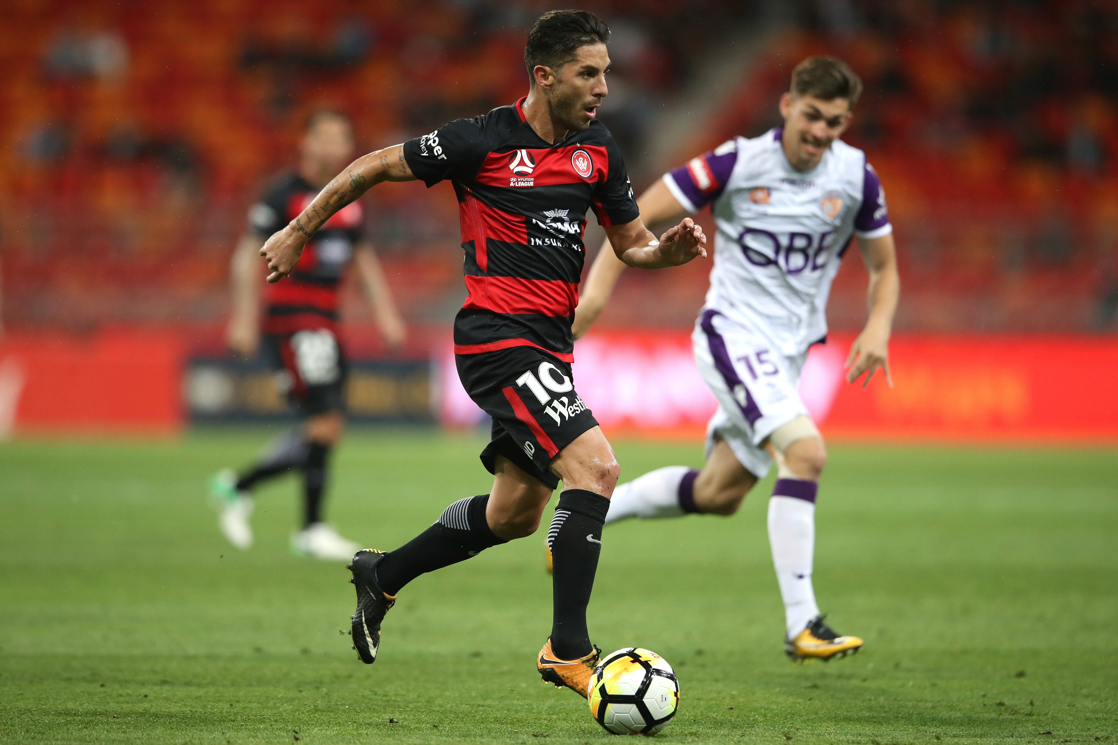 Alvaro Cejudo in action for the Wanderers against Glory.