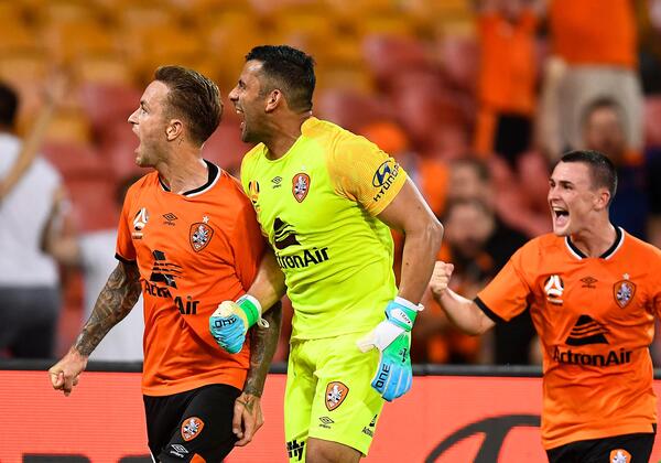 Re-live: Taggart clinches remarkable late draw as Wanderers crumble again 