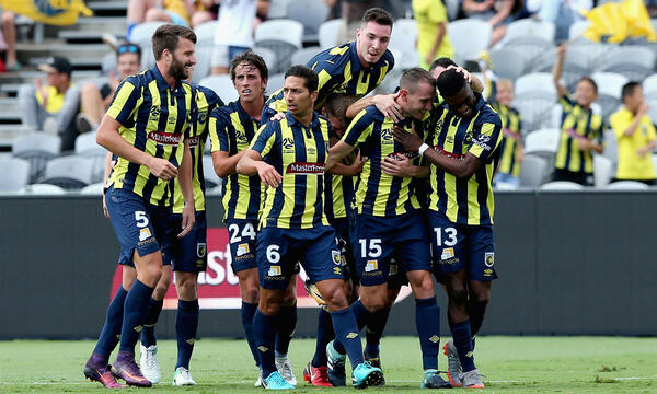 Central Coast Mariners' 2017-18 kit