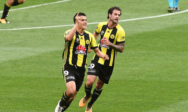 Wellington Phoenix Season 2017-18 kit