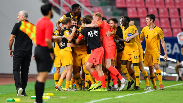 AUS U-23 celebrate Tokyo