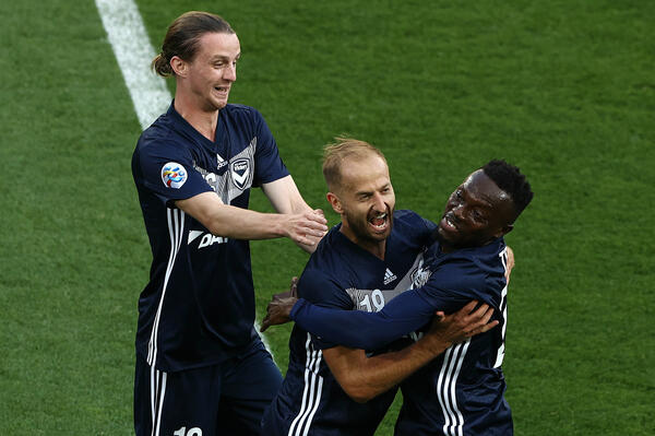 Melbourne Victory celebrate a goal