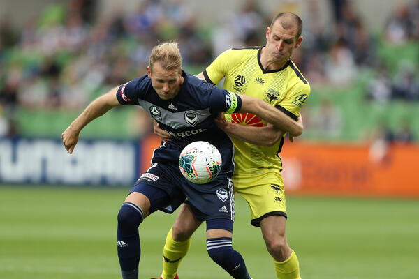 Ola Toivonen; Luke DeVere - Phoenix v Victory