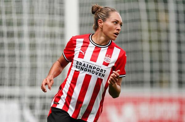 Simon PSV Celebration