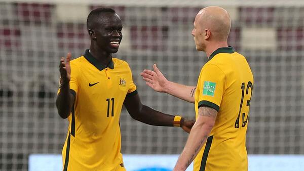 Awer Mabil Aaron Mooy