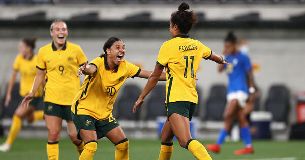 Sam Kerr and Mary Fowler recieve top honours at the PFA Awards