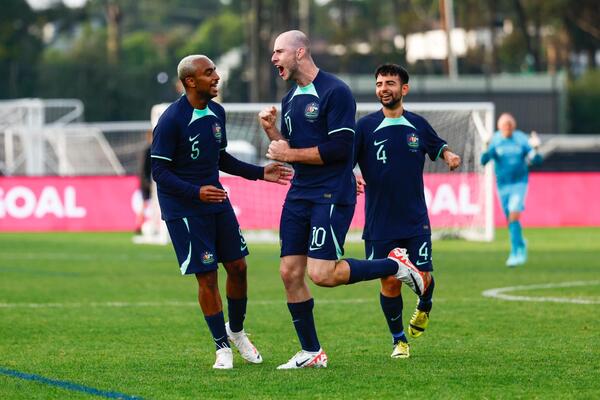 Fantastic four for Bunce as the CommBank Pararoos defeat Japan 7-1