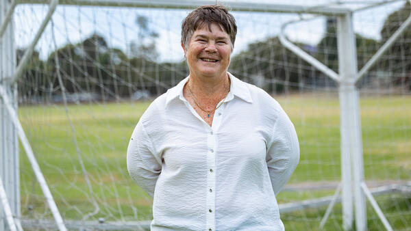 Jenny Bray applauded as 'trailblazer' for women's refereeing after Hall of Fame induction