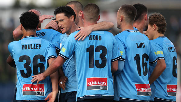 Late Wellington goal breaks Nunawading hearts, Sydney FC survive valiant United 58