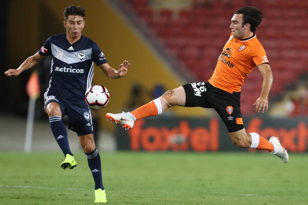 Melbourne Victory sign former Roar teenager