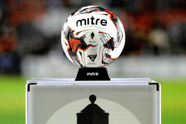 Hellenic last team into Round of 32