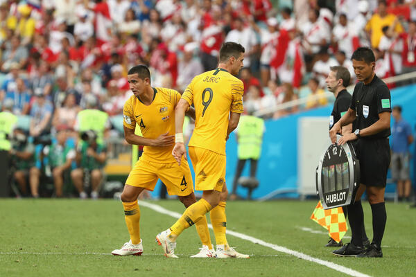 World reacts to Cahill's landmark achievement 