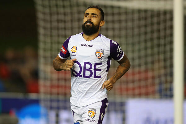 Castro urges Perth towards ultimate glory as Victory lie in wait