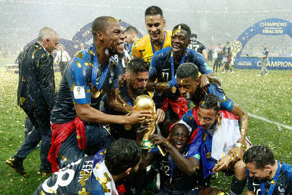 France win FIFA World Cup™ after six-goal thriller