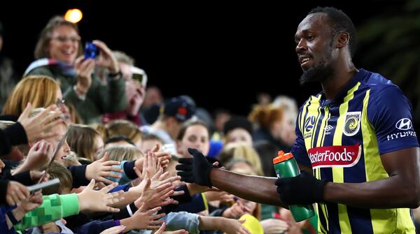 World reacts to Usain Bolt's Mariners debut