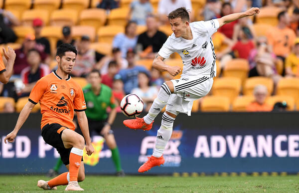Taylor's missed sitter highlights Roar, Phoenix stalemate