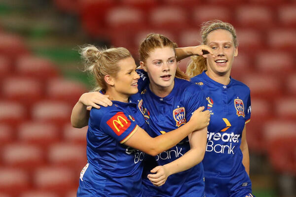 Vine grows into starring role to kick-start Newcastle Jets' campaign
