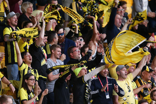 Wellington Phoenix to host Keisuke Honda's Melbourne Victory at Eden Park