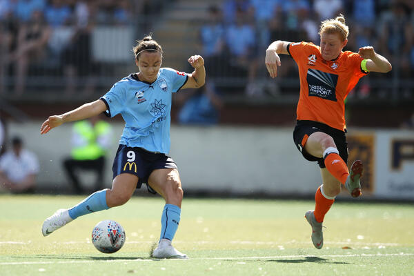 Foord hat-trick snaps losing streak as Sky Blues demolish Roar