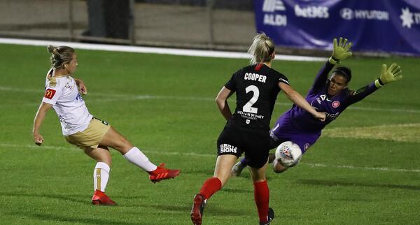 Report: Jets triumph in free-flowing affair