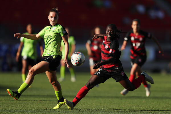 Wanderers come from behind twice to hold Canberra in thrilling draw