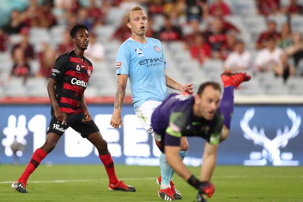 'Absolutely brilliant': Bosnich leads praise for Galekovic after Wanderers masterclass