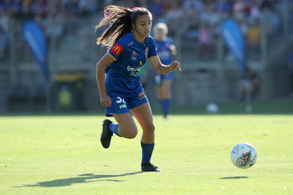 Jets stun Glory 3-1 to keep faint finals hopes alive