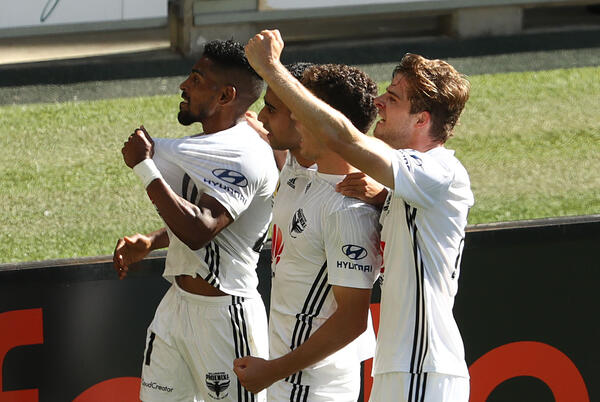 Re-live: Six goal thriller between Victory and Phoenix, honours even in Gosford