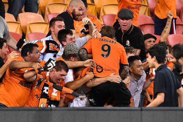 Raw determination from Brisbane hands Sydney's budding strike duo a setback