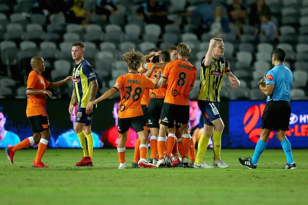 “We’re good for entertainment”: Davies praises Roar after thrilling win over Mariners