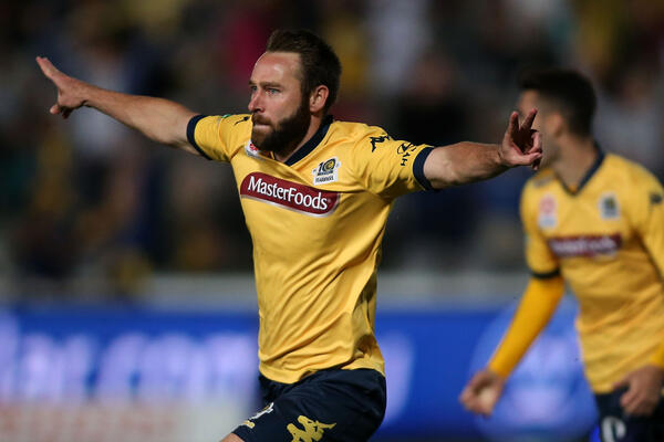 Edgeworth sign former Hyundai A-League Championship winner