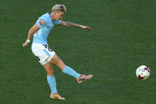 November’s Westfield W-League Goal of the Month: Fishlock’s screamer