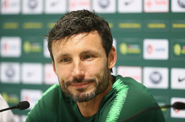 What Van Bommel Said: Assistant Coach on tactics, fitness and Hungary