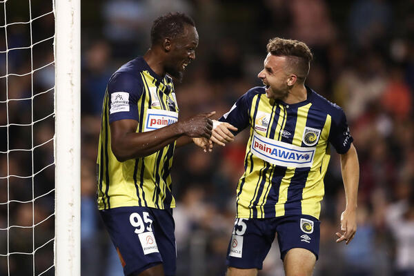 Murray shines as Mariners' new boys light up Bolt's trial