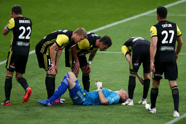 Talking points: Phoenix's shock win over Sydney shakes Hyundai A-League foundations