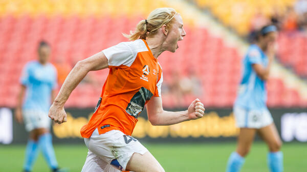 Polkinghorne: Roar building in 'extremely close' Westfield W-League title race