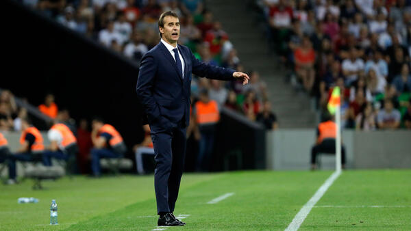 Spain sack head coach one day before FIFA World Cup™