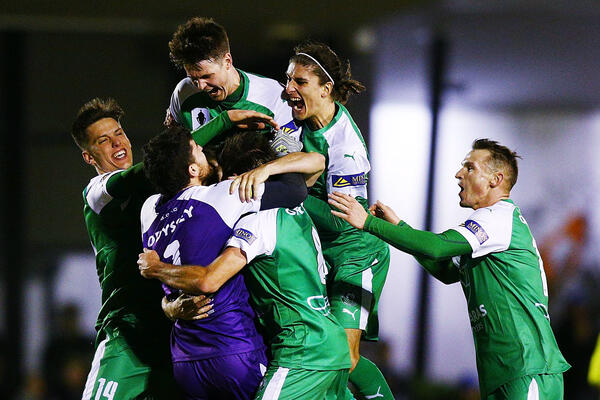 Bentleigh Greens players celebrate