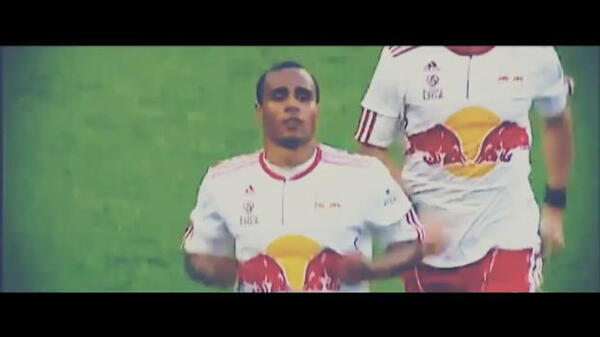 Jets sign Brazilian midfielder