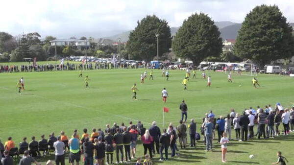 Phoenix recruits shine in friendly win