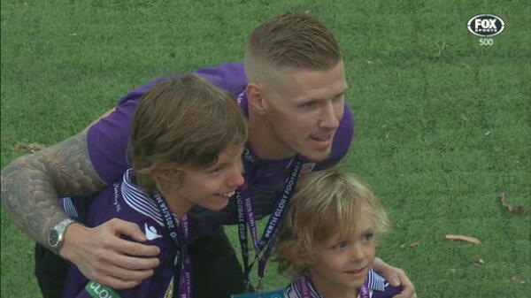 Marinkovic brace lifts Glory past Mariners