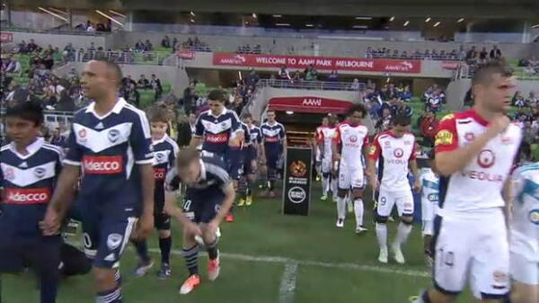 Victory v Adelaide 1st Half Highlights 