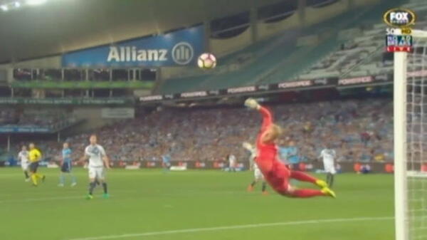 Sydney FC win dramatic Big Blue