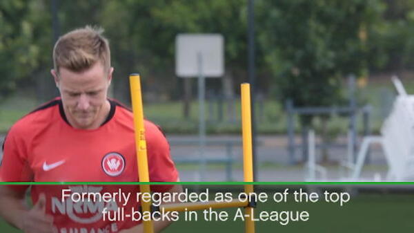 City sign former Wanderers defender