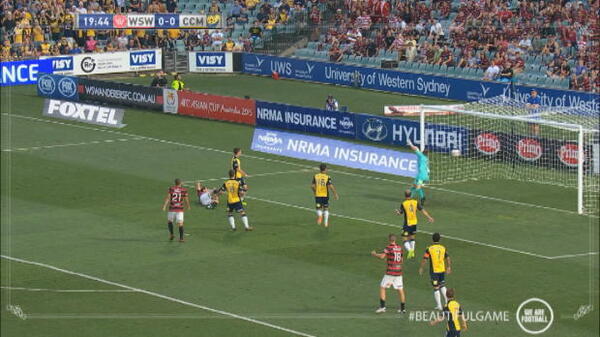 Juric's cracking bicycle kick